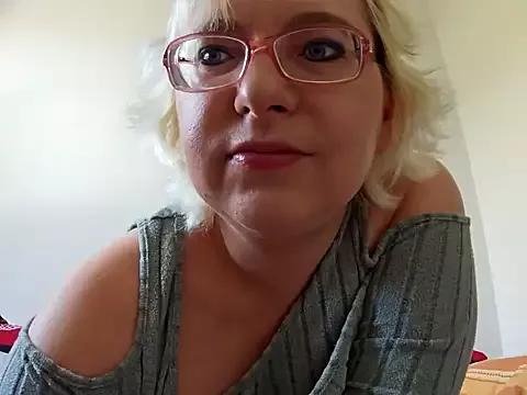 Explore 23 years old VikaKing from StripChat VikaKing from StripChat