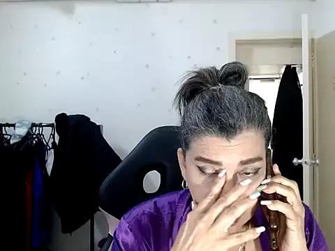 Freechat vikyadams on StripChat