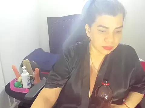 Freechat vikyadams on StripChat