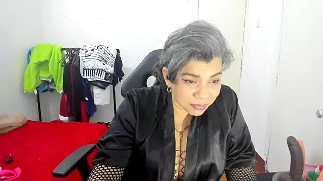 Freechat vikyadams on StripChat