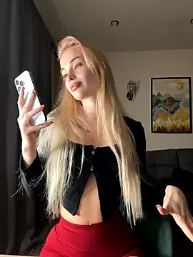 Admire StripChat's Vladamais Vladamais from StripChat