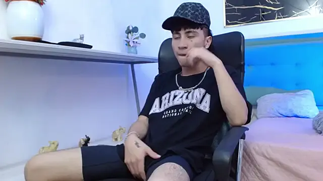 Freechat XanderGrey8 on StripChat