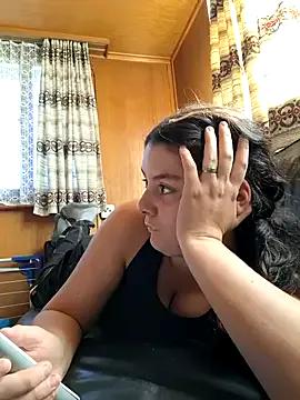 YoungLiisaxx from StripChat