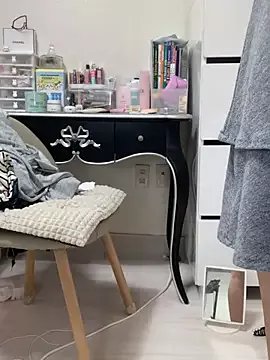 zaizaiNono on StripChat 